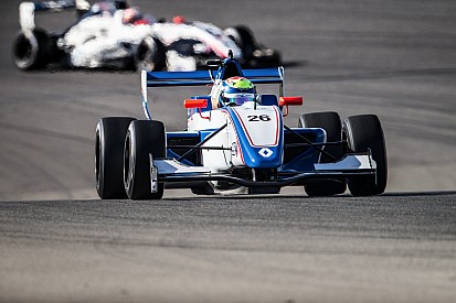 LIVE: Perjuangan Presley Martono di FR2.0 Eurocup Nurburgring
