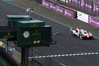 Alonso place Toyota en tête à la mi-journée