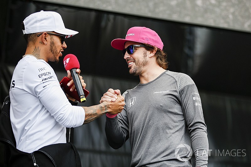 Hamilton, 2018'de Alonso, Vettel ve Verstappen'le yarışmayı bekliyor