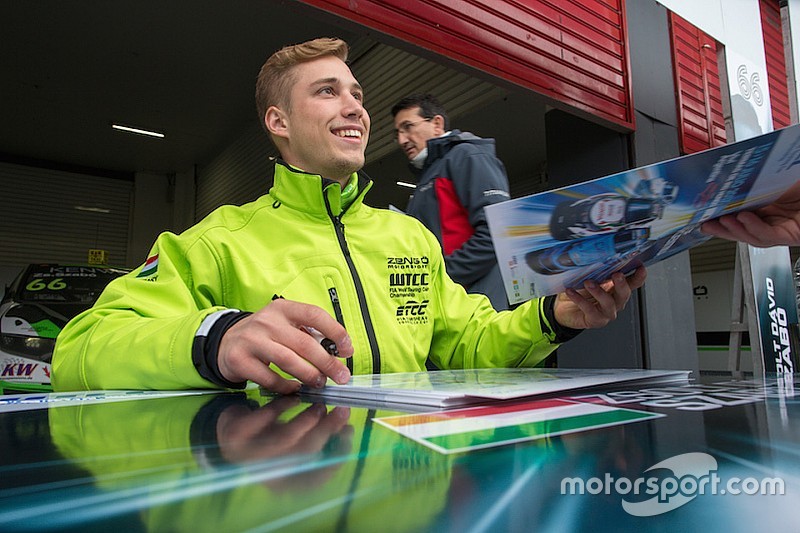 A szezon végéig marad Szabó Zsolt Dávid a WTCC-ben!
