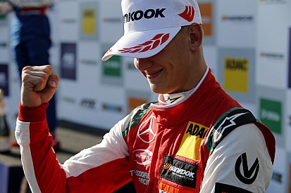 Schumacher: ragyogó esélyem van a címre, de egyszerre csak egy lépés