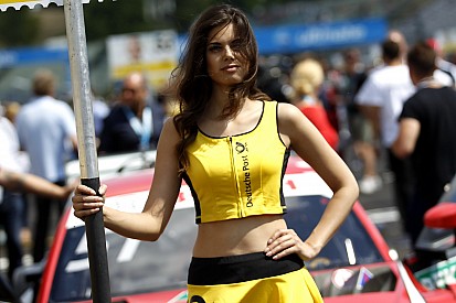 DTM на Хунгарорингу: угорські дівчата запалюють вікенд