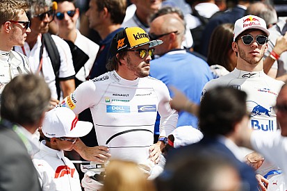 Alonso defiende que McLaren sí ha mejorado mucho con Renault