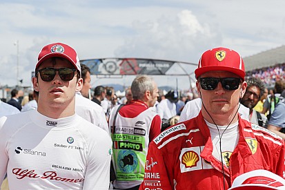 Sauber, Leclerc'in sezon ortasında Raikkonen'in yerini alacağını yalanladı
