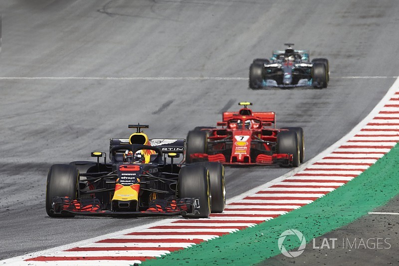 Ricciardo: Mercedes zayıflamış görünüyor