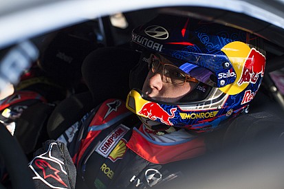 Neuville cayó debajo de un puente durante una prueba en Córcega
