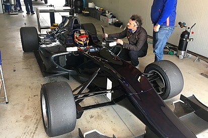 Kubica kembali uji coba mobil single-seater