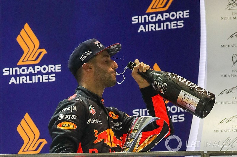 Ricciardo: Red Bull'daki geleceğim takımın performansına bağlı