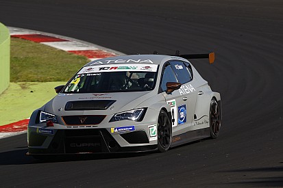 Salvatore Tavano domina dal primo giro in Gara 2 a Vallelunga, Ferrara lascia aperti i conti per il titolo
