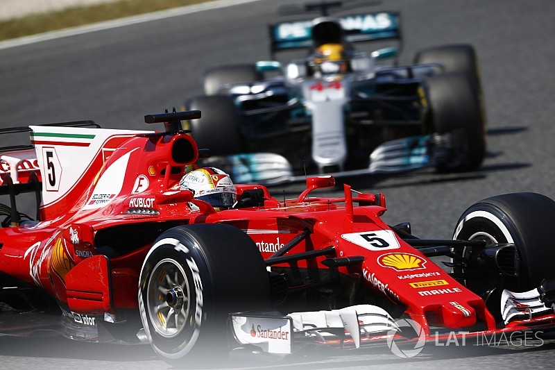 Yorum: 2017 F1 şampiyonluğu için favori, hızlı Mercedes'e rağmen Vettel