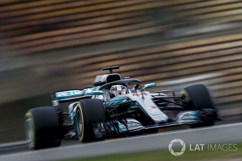 Hamilton comemora dia, mas vê Ferrari perto: “Estão rápidos”