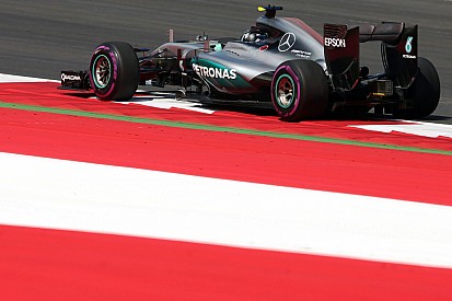 Rosberg supera a Hamilton en unos veloces libres 1