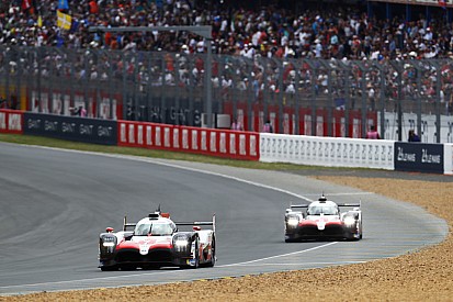 Le Mans, 3 Ora: le due Toyota fanno gara a sé, mentre è bagarre fra le GT