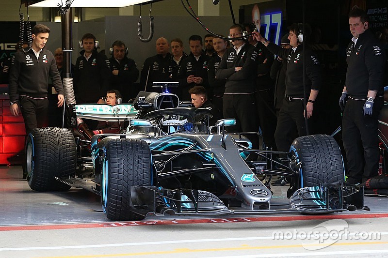 Mercedes, aerodinamik avantaj için motoru küçülttü