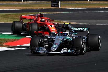 Villeneuve : Räikkönen aurait été moins pénalisé avec Bottas