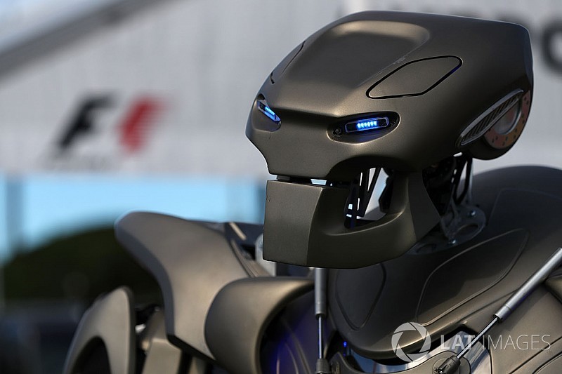 Robots, conciertos, espectáculos... la F1 estrenó nueva cara y gustó
