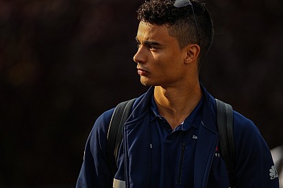 Wehrlein tiene oferta para ser reserva de Mercedes, dice Wolff
