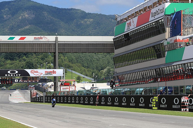 Iannone marca el ritmo en Mugello durante el warm up