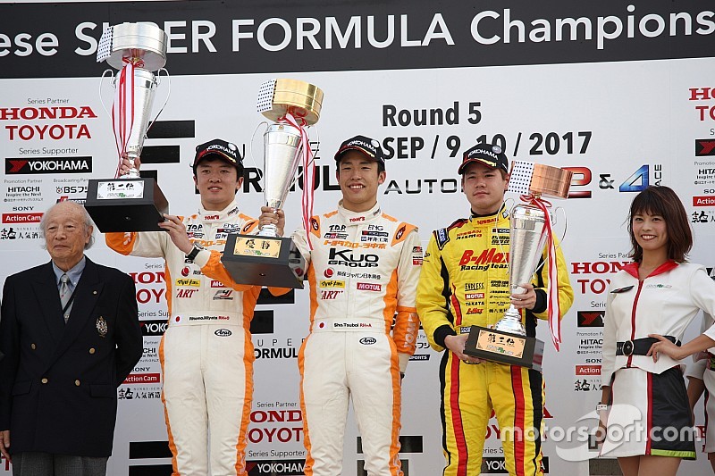 第18戦オートポリス:坪井翔が完璧なレース展開で破竹の6連勝マーク