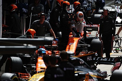 Alonso, Britanya GP'sinin "kaotik" geçmesini umuyor