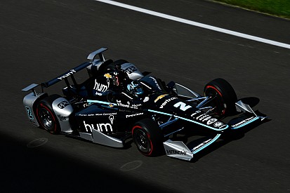 Josef Newgarden perplexe après son crash en essais