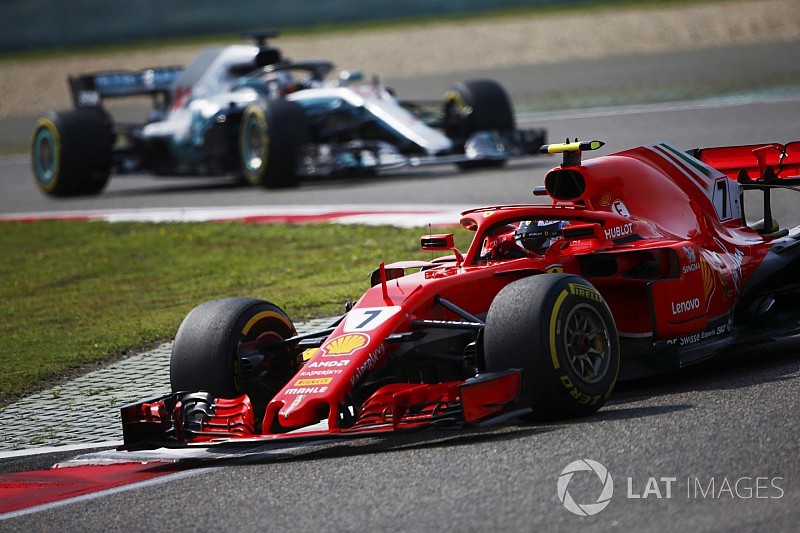 Räikkönen sur le podium après être revenu de loin