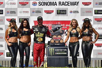Martin Truex Jr trionfa sul tracciato di Sonoma dopo aver beffato Kevin Harvick
