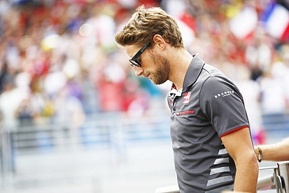 Haas: Bad luck "pouring" on point-less Grosjean