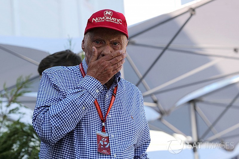 Lauda: nem szabad leírni Vettelt