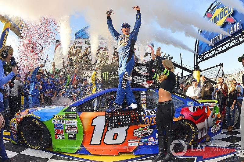 Dover: Kyle Busch siegt in letzter Sekunde, Playoff-Feld reduziert