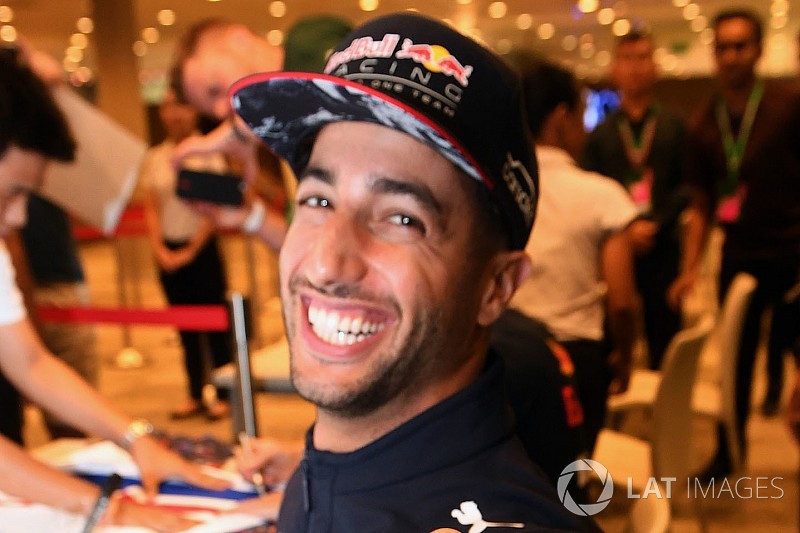 Ricciardo egy péniszt rajzolt Vettel képe mellé