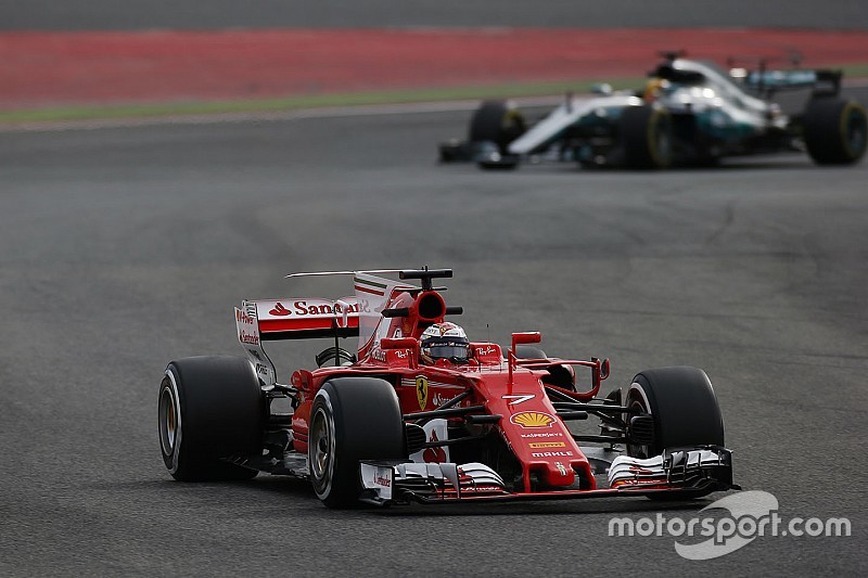 Hamilton: Tim unggulan F1 2017 bukan Mercedes, tapi Ferrari
