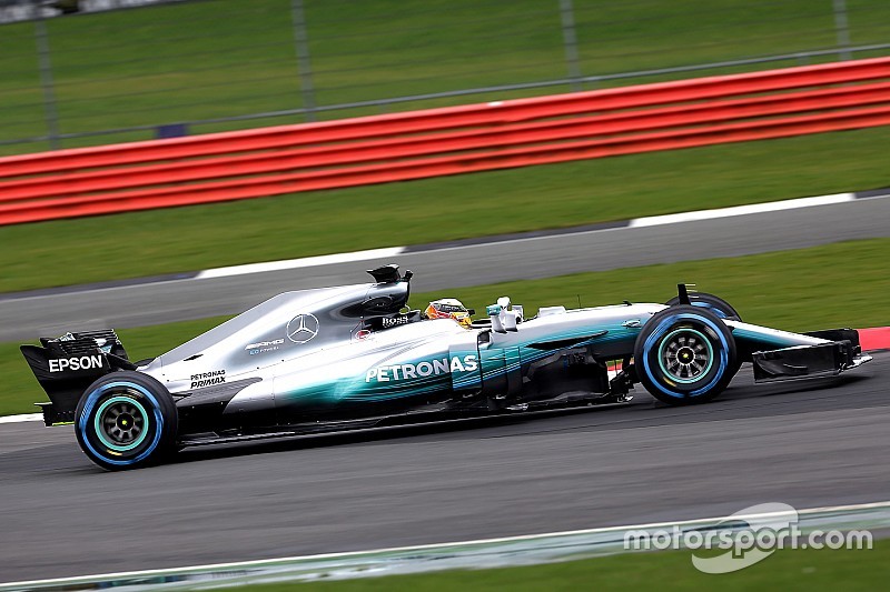 El Mercedes F1 rueda en Silverstone