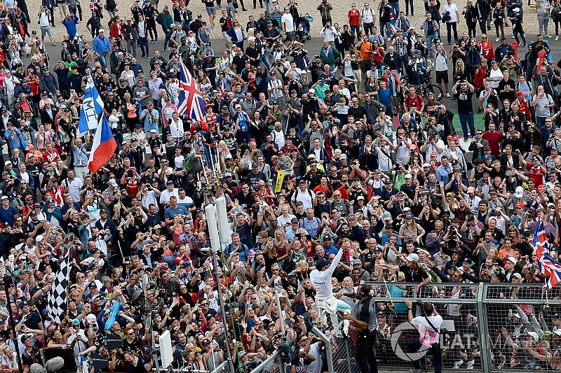 Britanya GP'sini 344 bin biletli seyirci izlemiş