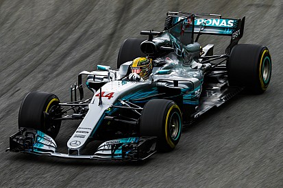Mercedes promete carro "muito mais agressivo" em 2018