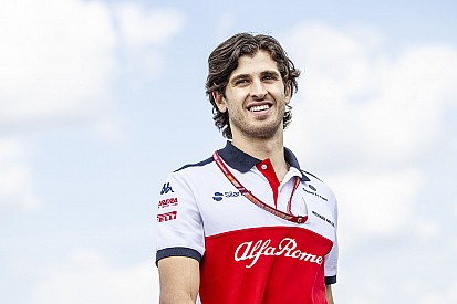 Giovinazzi lehet Räikkönen csapattársa az Alfa Romeo Saubernél