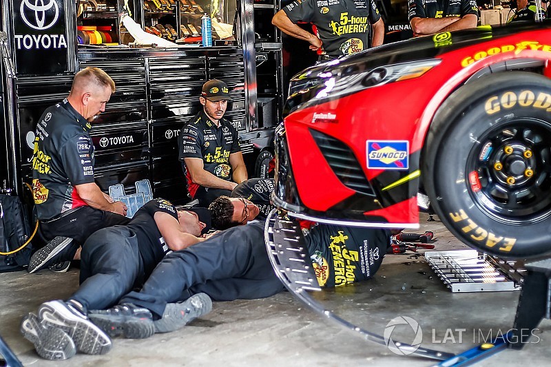 Dover Cup practice mired by inspection delays; Menard fastest