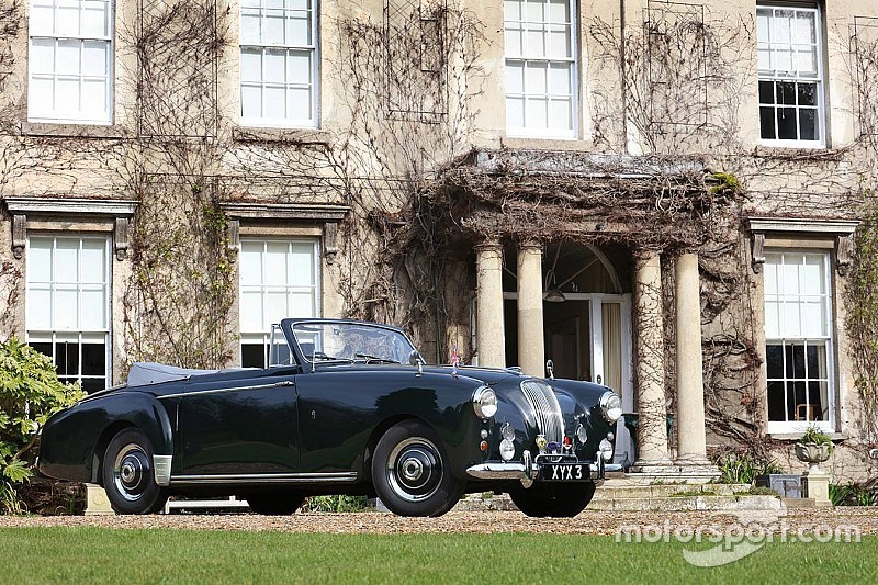 Koninklijke Aston Martin Lagonda uit '54 naar de veiling