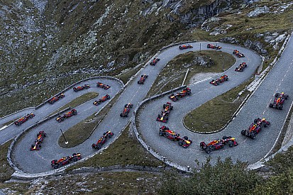 Fotostrecke: Sébastien Buemi mit dem RB8 auf dem Gotthard-Pass!
