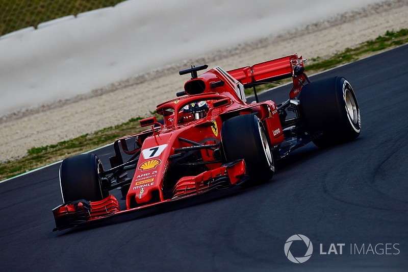 GALERI: Aksi mobil Ferrari SF71H di tes F1 Barcelona