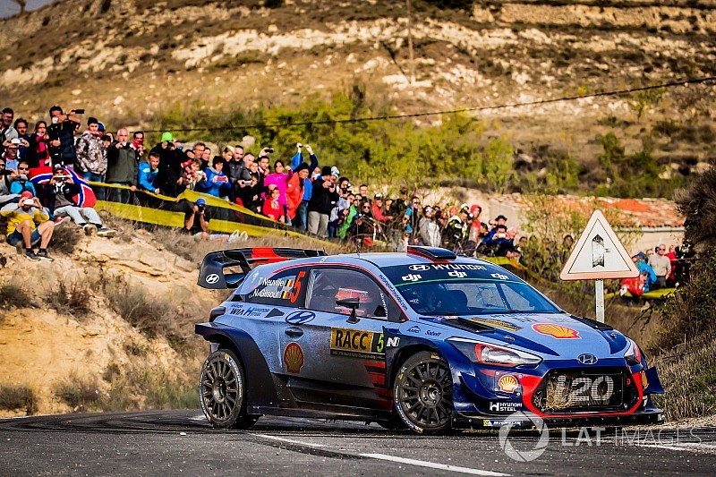 Neuville da el título del WRC por perdido
