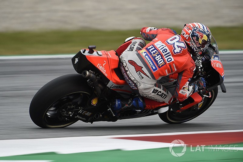 Dovizioso victory bid compromised by laps behind Lorenzo
