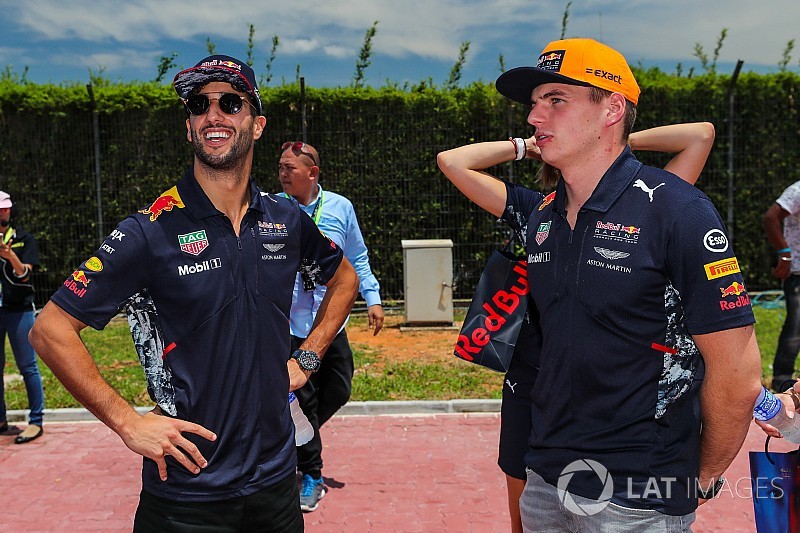 Ricciardo és Wolff vicces eszmefuttatása a Ferrarik ellen