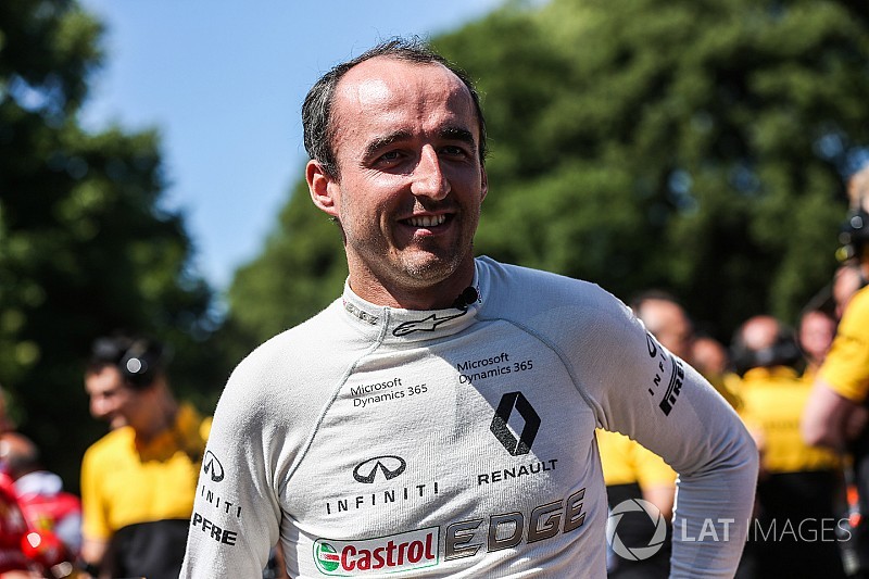 Renault, Kubica'nın 2017'de yarışmayacağı konusunda ısrarcı