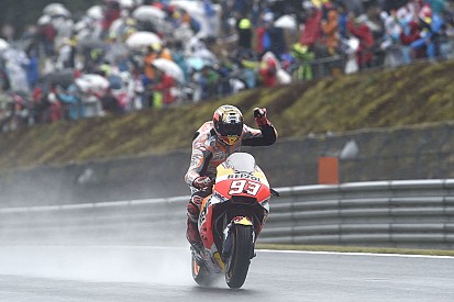 Márquez cree que la Honda de 2016 era mejor que la actual en agua