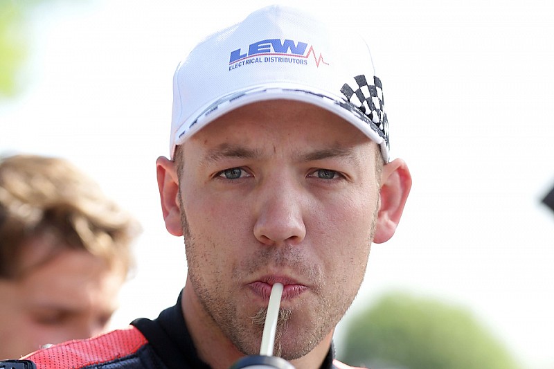 Isle of Man TT: Hickman tur rekorunu kırarak kazandı