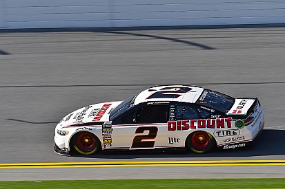 Keselowski gana Clash para un doblete de Penske