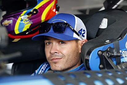 Chili Bowl: Is this the year Larson brings home the Golden Driller?