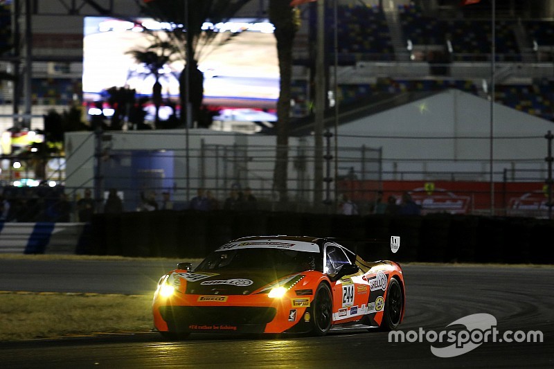 Daytona Ferrari World Finals: Kauffmann takes dramatic Trofeo Pirelli title