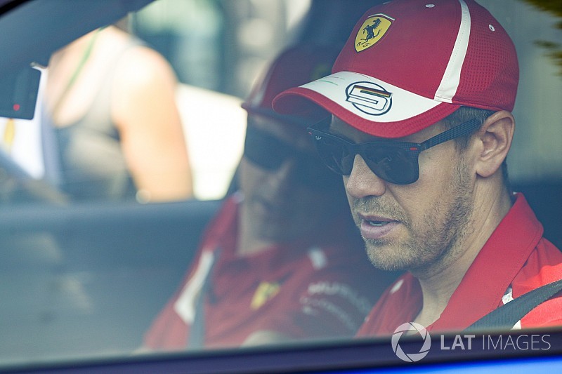 Vettel: Mercedes en hızlı araca sahip olmadığı için bizi favori gösteriyor